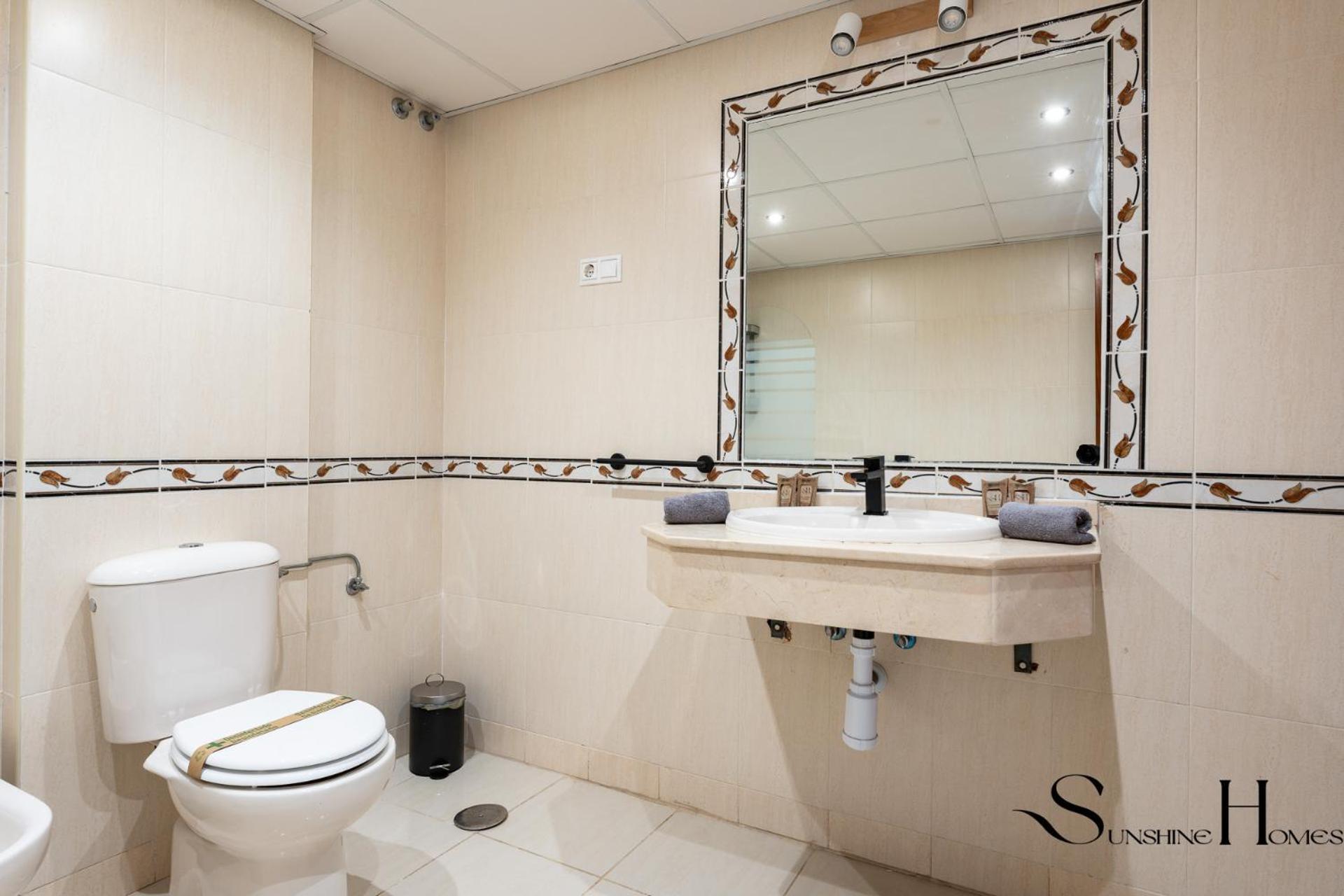 Townhouse With Jacuzzi,sea Views, Swimming Pool,garage Holiday home Benalmadena