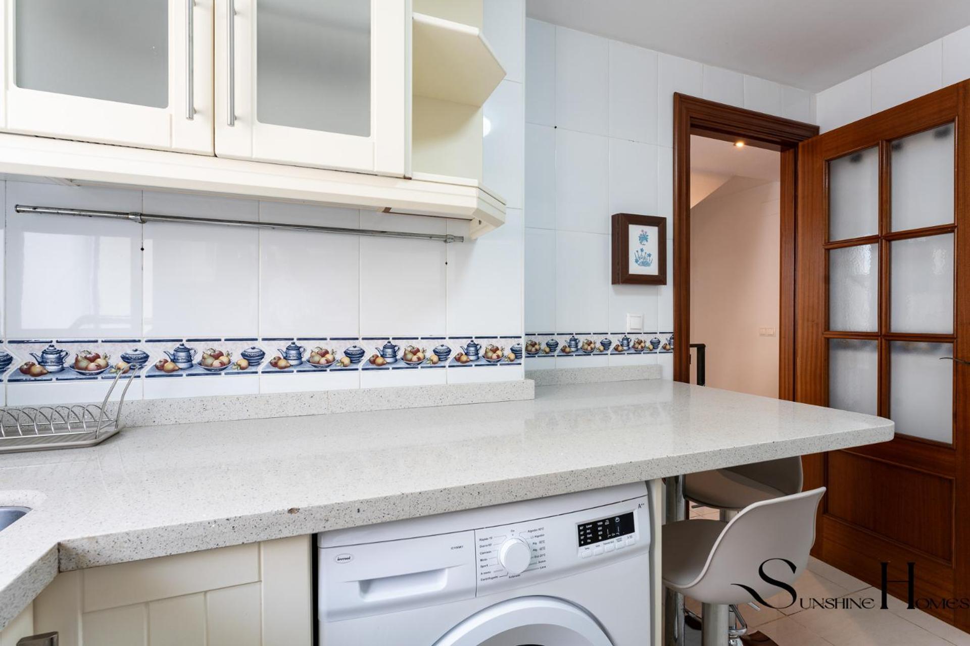 Townhouse With Jacuzzi,sea Views, Swimming Pool,garage Holiday home *