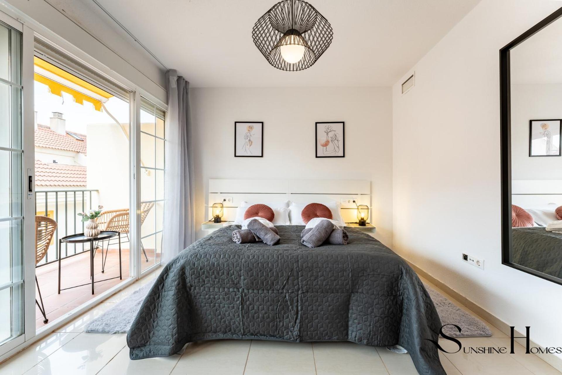 Townhouse With Jacuzzi,sea Views, Swimming Pool,garage Benalmadena